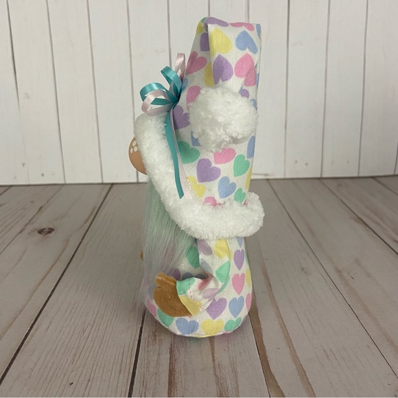 SOLD 🛑Valentine’s Day Gnome Vintage Heart Fabric White Pink Purple Aqua Home - Picture 7 of 12